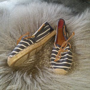 EUC Sperry Topsiders in Blue/White Stripe